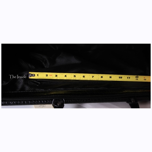 Executive Travel Bag Adorned with Lovely Hearts - Picture 5 of 8